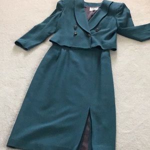100% Wool Crepe Suit ( lined)